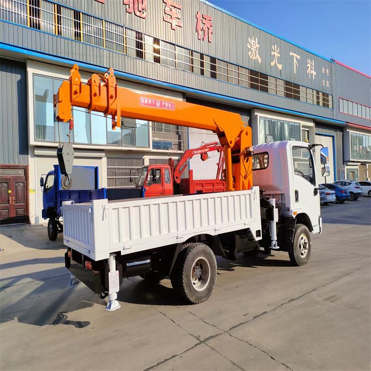 涉县三轮随车吊定制 农用改装机自备吊中瑞长期出售